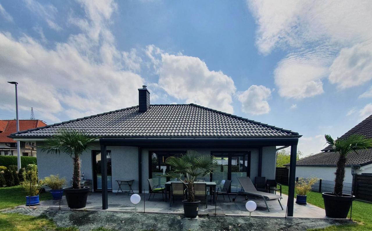 Grosszuegige Unterkunft Mit Terrasse Oberbrechen Dış mekan fotoğraf